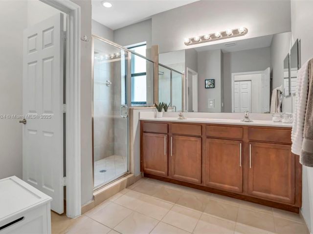 Home for sale at 11253 NW 88th Ter - photo 5861018