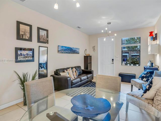 Home for sale at 11253 NW 88th Ter - photo 5861030