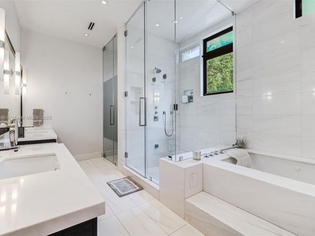 Home for sale at 555 Arvida Pkwy - photo 5889157