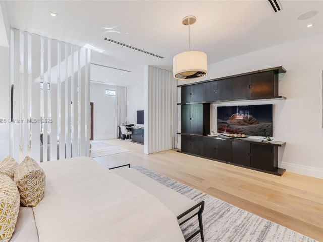 Home for sale at 555 Arvida Pkwy - photo 5889160