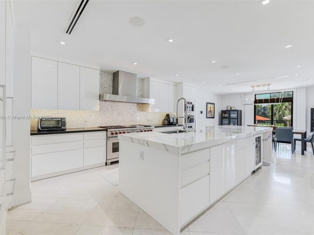 Home for sale at 555 Arvida Pkwy - photo 5889167