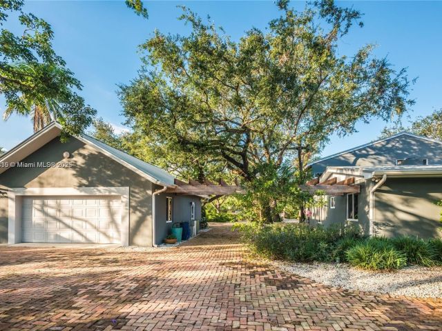 Home for sale at 9737 SW 98th St - photo 6041358