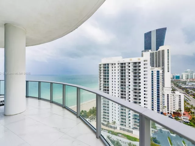 Apartment for sale  Unit #1703 - photo 6456501