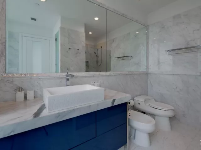 Apartment for sale  Unit #1703 - photo 6456484