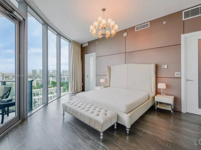 Apartment for sale  Unit #1703 - photo 6456488