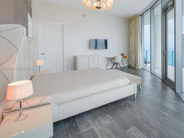 Apartment for sale  Unit #1703 - photo 6456487