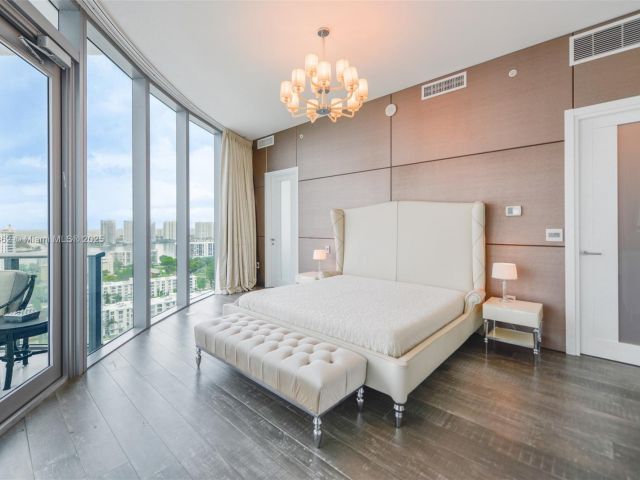 Apartment for sale  Unit #1703 - photo 6456488