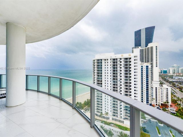 Apartment for sale  Unit #1703 - photo 6456501