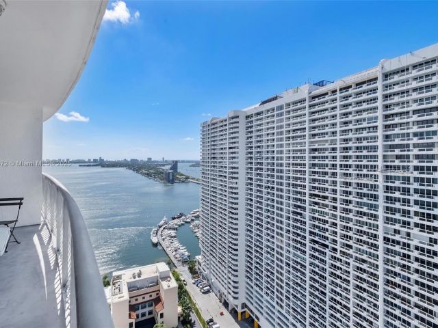 1-bedroom condo for sale in Miami - 1750 N Bayshore Dr 3106 - MondialRealty