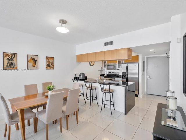 1-bedroom condo for sale in Miami - 1750 N Bayshore Dr 3106 - MondialRealty