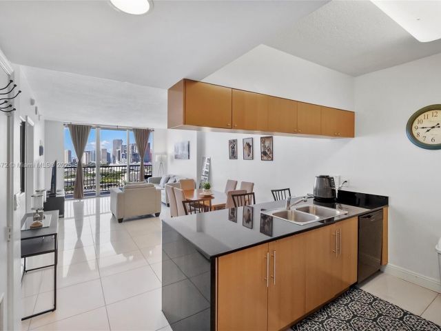 1-bedroom condo for sale in Miami - 1750 N Bayshore Dr 3106 - MondialRealty