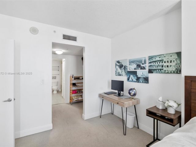 1-bedroom condo for sale in Miami - 1750 N Bayshore Dr 3106 - MondialRealty