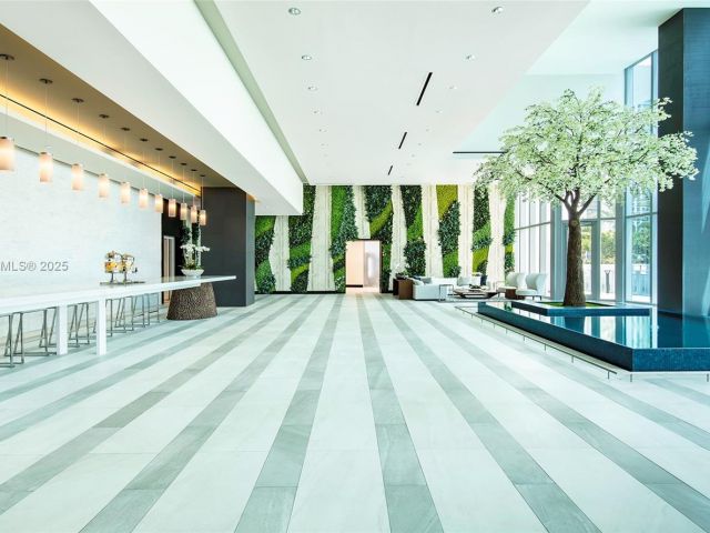 Apartment for sale  Unit #PH 5500 - photo 5931386