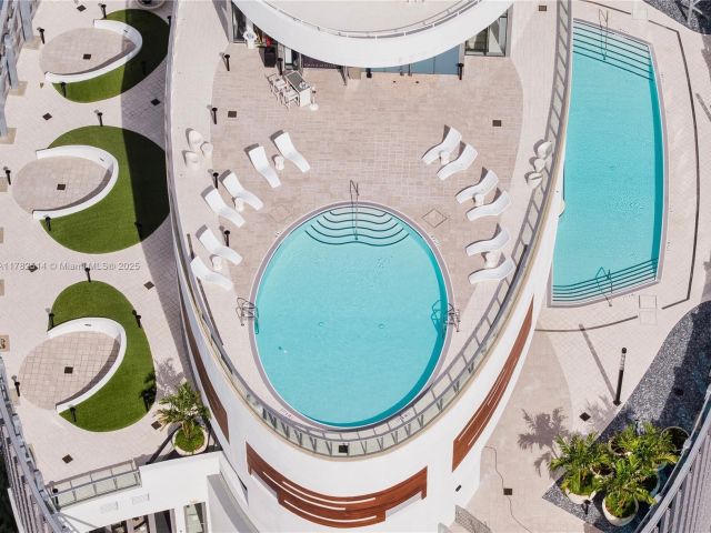 Apartment for sale  Unit #PH 5500 - photo 5931389