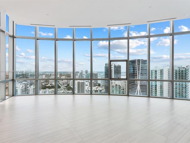 Apartment for sale  Unit #PH 5500 - photo 5931395