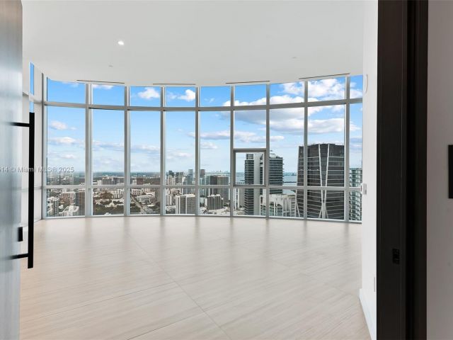 Apartment for sale  Unit #PH 5500 - photo 5931396