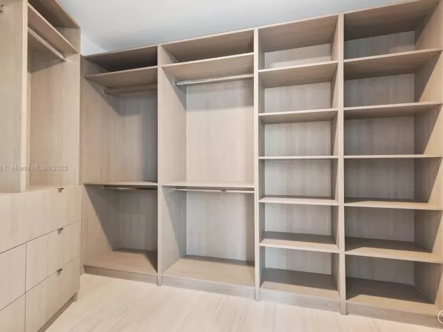 4-bedroom condo for sale in Miami - 851 NE 1st Ave PH 5500 - MondialRealty