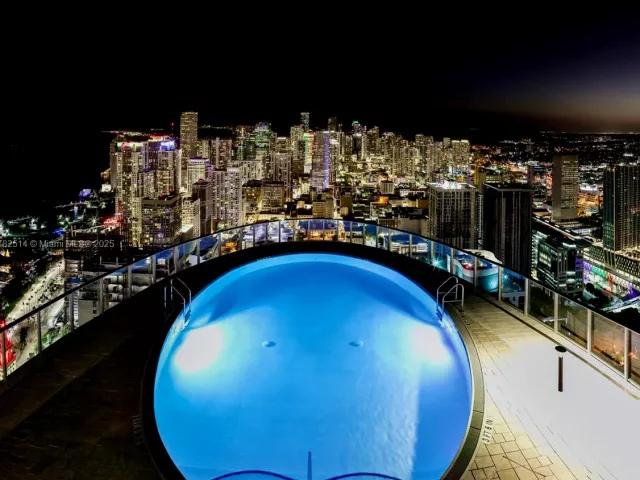 4-bedroom condo for sale in Miami - 851 NE 1st Ave PH 5500 - MondialRealty