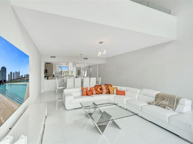 Apartment for sale  Unit #2005 - photo 5873968