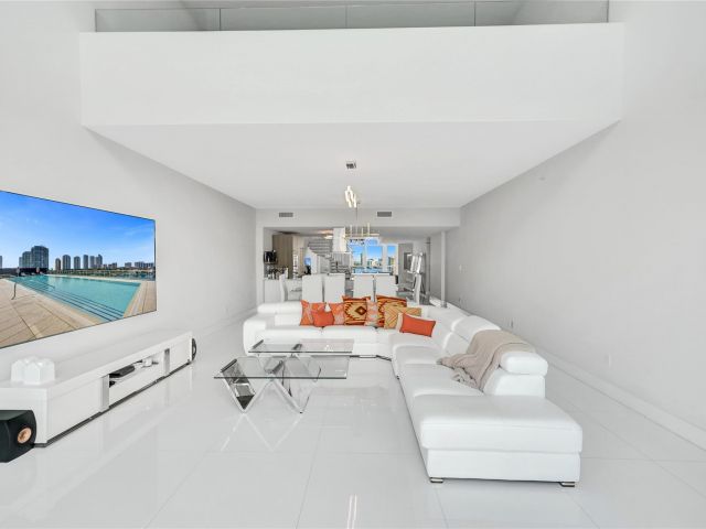 Apartment for sale  Unit #2005 - photo 5873971