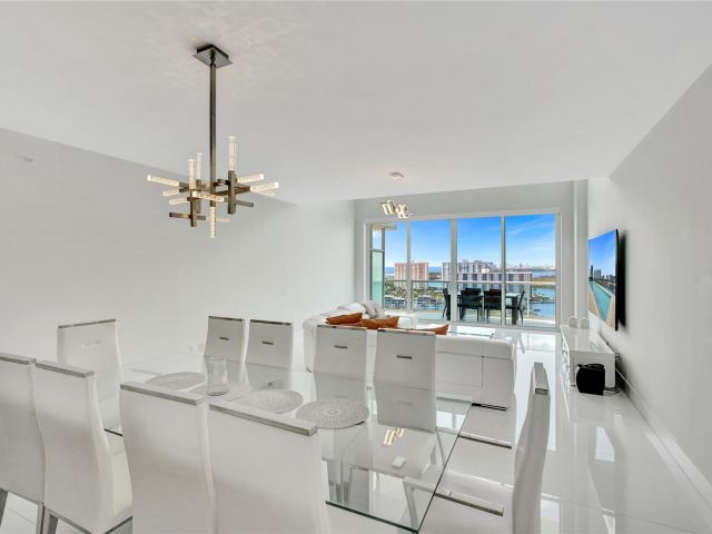 Apartment for sale  Unit #2005 - photo 5873975