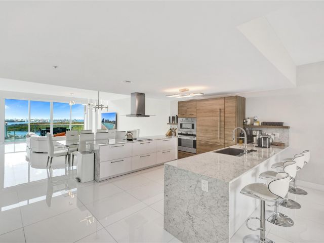 Apartment for sale  Unit #2005 - photo 5873979