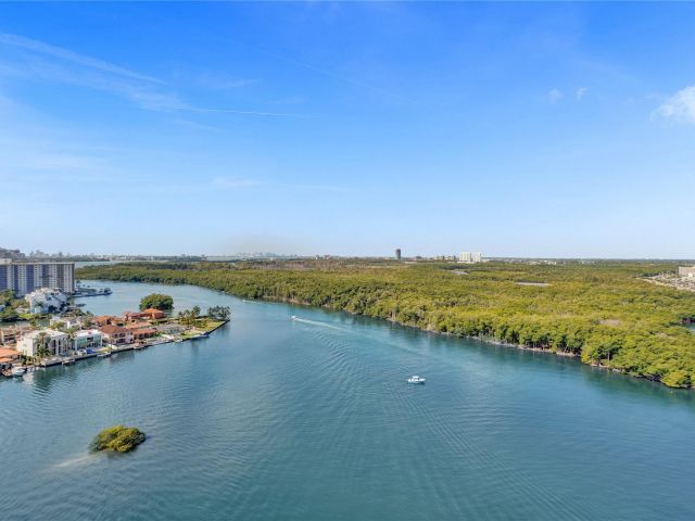 Apartment for sale  Unit #2005 - photo 5873980