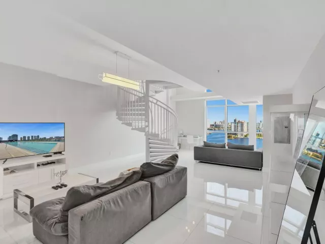 4-bedroom condo for sale in Sunny Isles Beach - 400 Sunny Isles Boulevard 2005 - MondialRealty