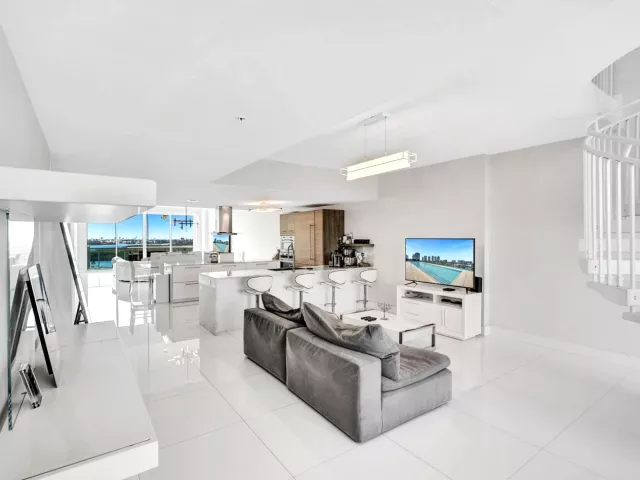 4-bedroom condo for sale in Sunny Isles Beach - 400 Sunny Isles Boulevard 2005 - MondialRealty