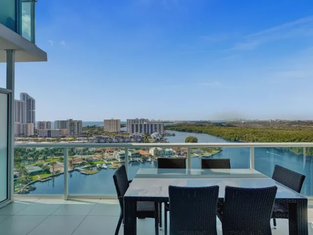 4-bedroom condo for sale in Sunny Isles Beach - 400 Sunny Isles Boulevard 2005 - MondialRealty