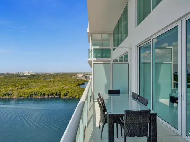 4-bedroom condo for sale in Sunny Isles Beach - 400 Sunny Isles Boulevard 2005 - MondialRealty