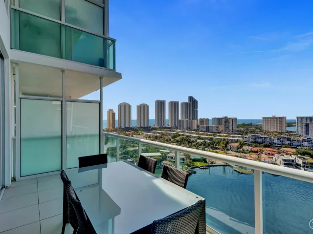4-bedroom condo for sale in Sunny Isles Beach - 400 Sunny Isles Boulevard 2005 - MondialRealty