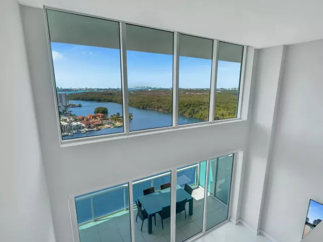 4-bedroom condo for sale in Sunny Isles Beach - 400 Sunny Isles Boulevard 2005 - MondialRealty