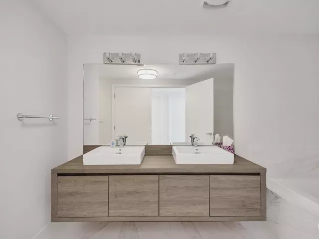 4-bedroom condo for sale in Sunny Isles Beach - 400 Sunny Isles Boulevard 2005 - MondialRealty
