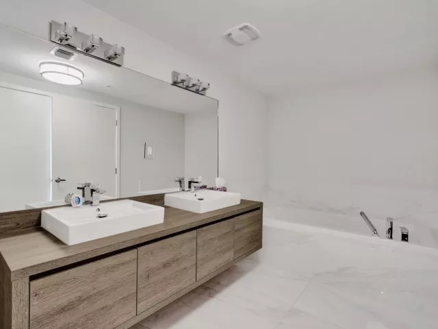 4-bedroom condo for sale in Sunny Isles Beach - 400 Sunny Isles Boulevard 2005 - MondialRealty