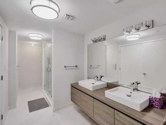 4-bedroom condo for sale in Sunny Isles Beach - 400 Sunny Isles Boulevard 2005 - MondialRealty