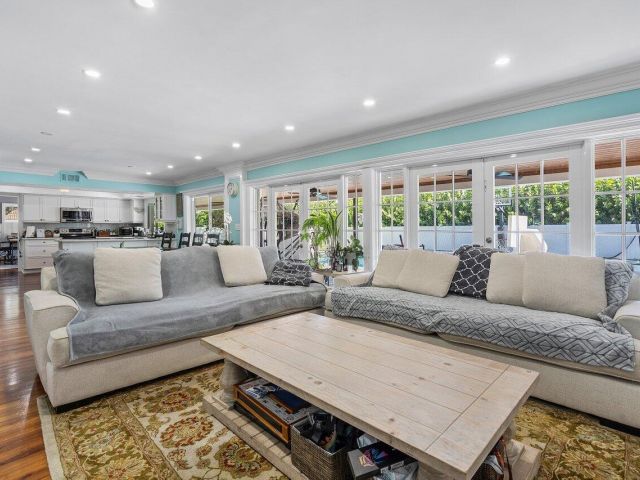 Home for rent at 900 SW 16th Street - photo 5941612