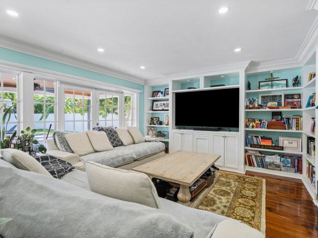 Home for rent at 900 SW 16th Street - photo 5941615