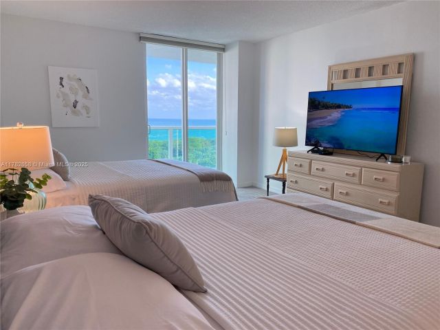 Apartment for rent  Unit #906 - photo 5921812