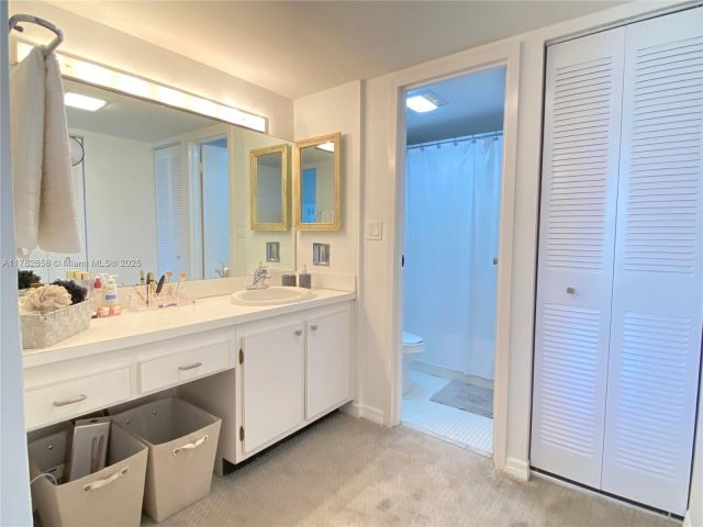 Apartment for rent  Unit #906 - photo 5921814