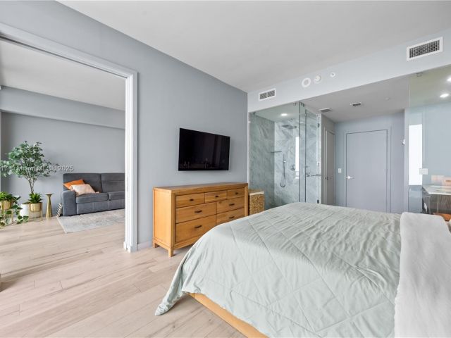 Apartment for sale  Unit #4906 - photo 6077786