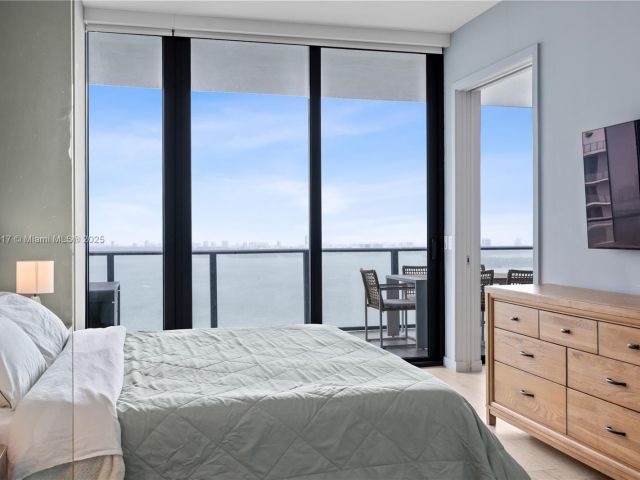 Apartment for sale  Unit #4906 - photo 6077787