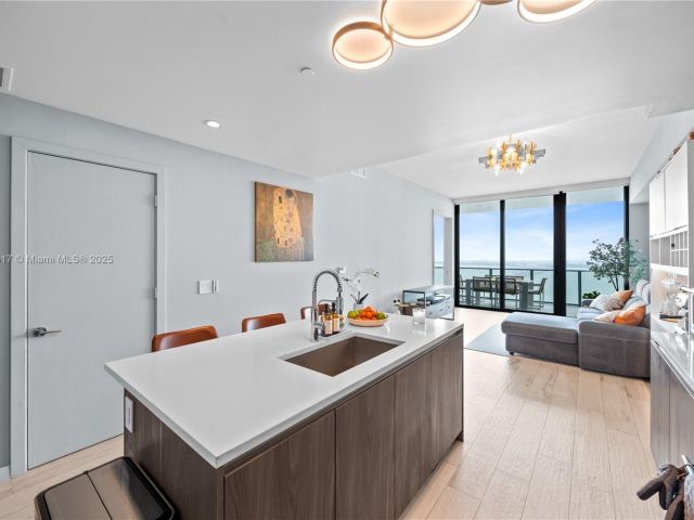 Apartment for sale  Unit #4906 - photo 6077790