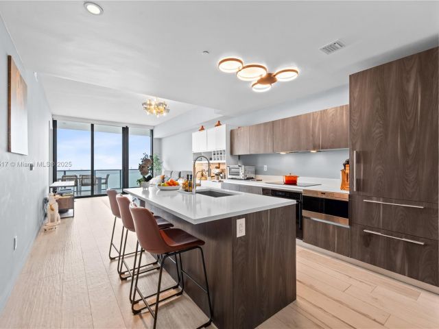 Apartment for sale  Unit #4906 - photo 6077791