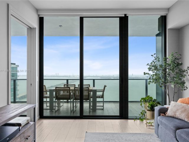 Apartment for sale  Unit #4906 - photo 6077794