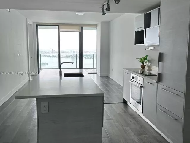 2-bedroom condo for sale in Miami -  - MondialRealty