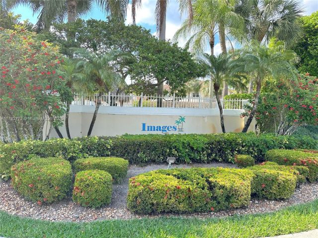 Home for sale at 412 NW 108th Ter - photo 5884009