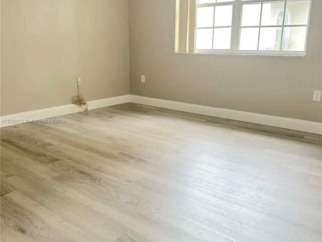 Home for sale at 412 NW 108th Ter - photo 5884017