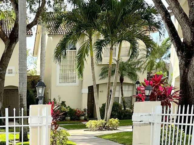 Home for sale at 412 NW 108th Ter - photo 5884022