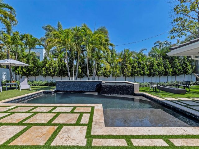 Home for sale at 2008 Admirals Way - photo 5891464